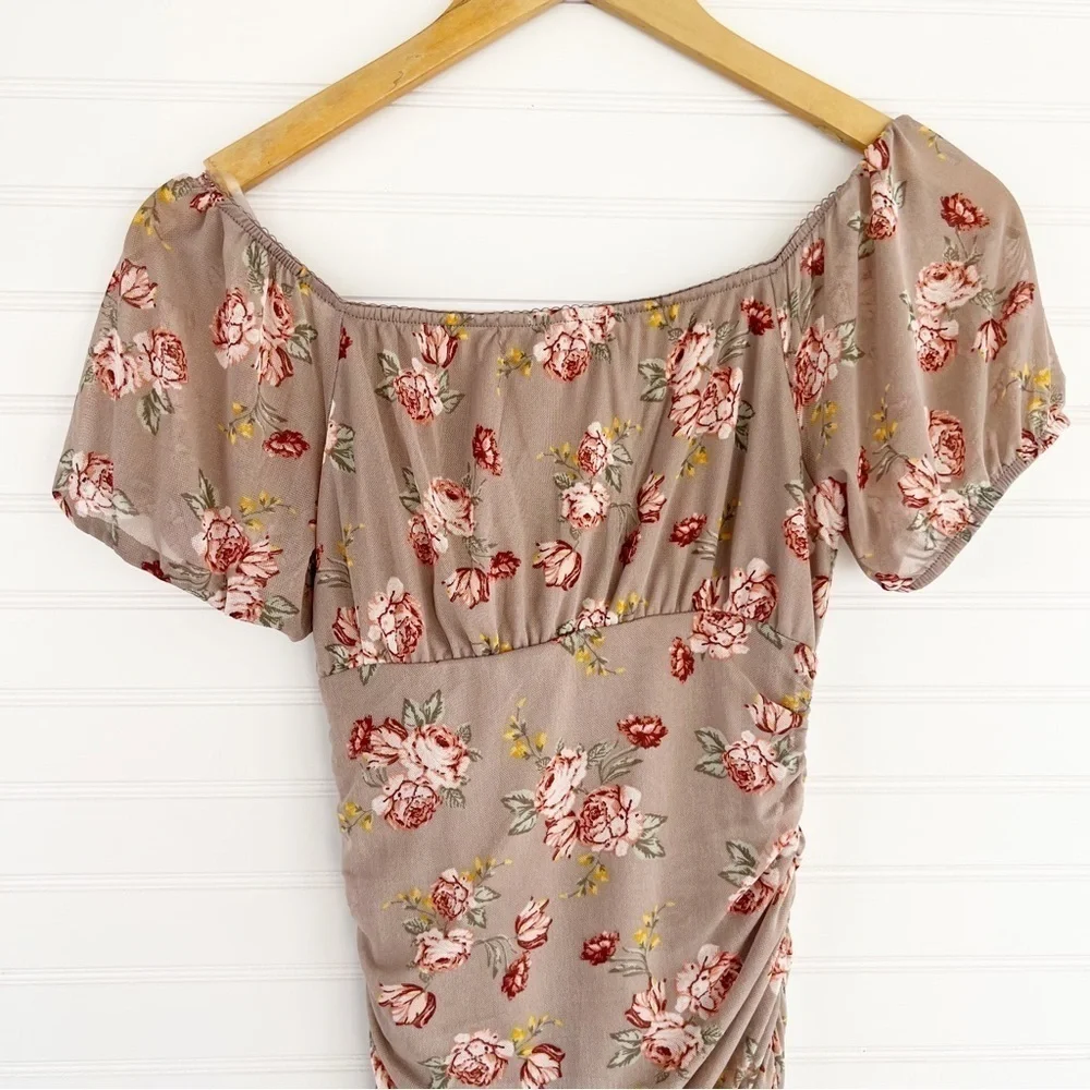 Floral stretch ruched summer dress Size Small NEW - Picture 4 of 10